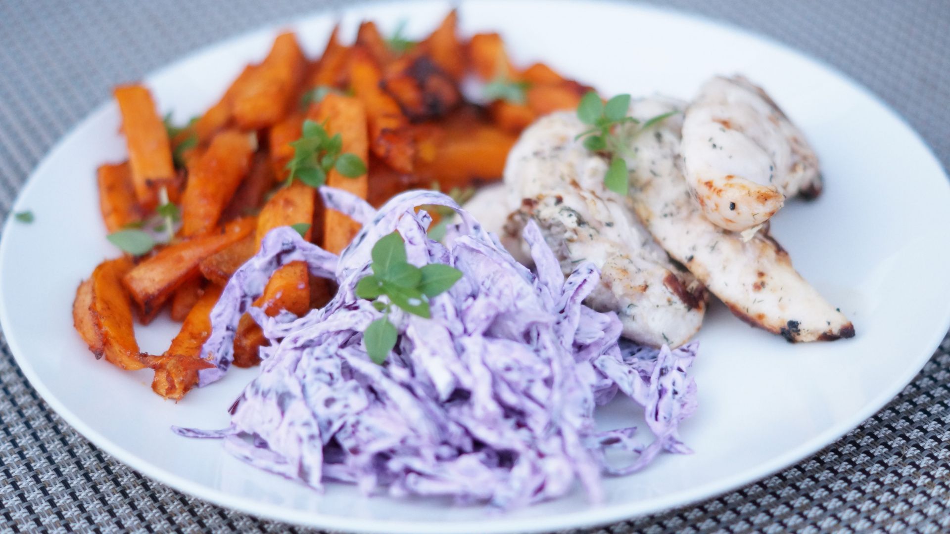 Smoked chicken & sweet potato fries