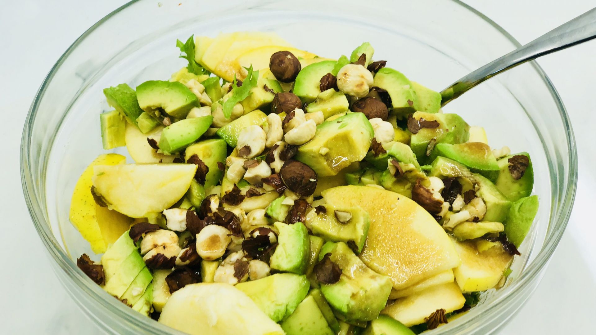 Mozzarella & avocado salad