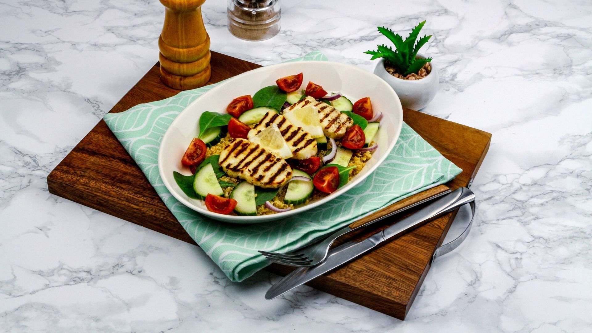Halloumi & quinoa salad