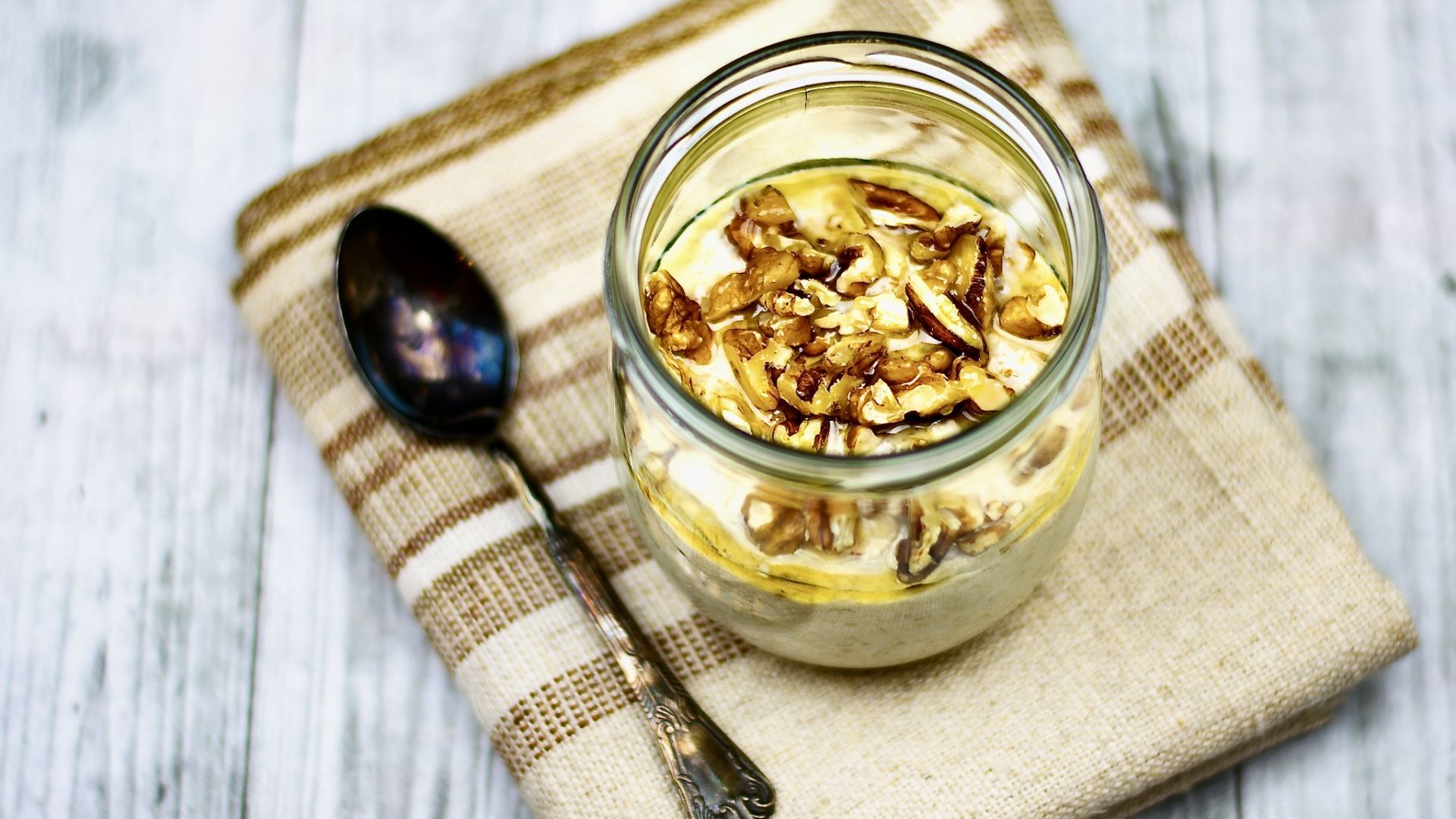 Gingerbread overnight oats