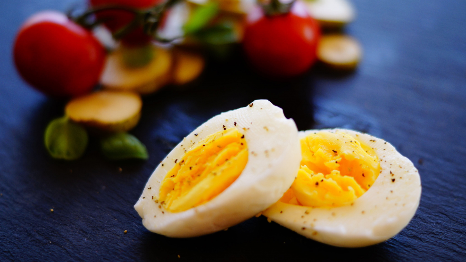 Boiled eggs & pears